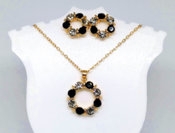 Black-clear crystal necklace and earring set 17