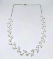 White tekla pearl necklace 47