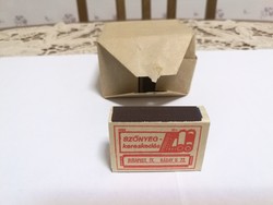 Pack of 10 matches with the inscription carpet trade