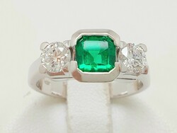 353T. Gyönyörű Briliáns 0.5Ct Smaragd 0.8Ct Fehérarany 4.97g Gyűrű Természetes VVS1 kövekkel