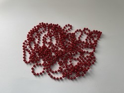 6 meters of red pearl garland
