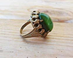 Antik aranyozott gyűrű nagy zöld macskaszem kővel