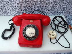 Piros telefon