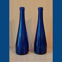 Kék színű üvegpalack