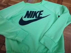 Nike kids sweater for sale weighed!
