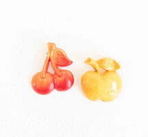Retro bakelit bross pár - alma és cseresznye - műanyag ékszer - melltű, kitűző