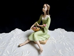 Very rare alba iulia / julia biscuit porcelain girl / cinderella with flower basket defective!