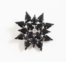 Vintage bross fekete kristály üveg kövekkel - vintage melltű, kitűző