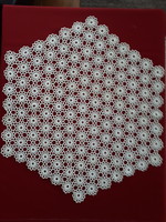 Medium-sized hexagonal crochet tablecloth