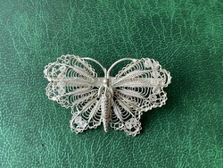 Álomszép filigrám kézzel készült ezüst csipke pillangó bross.