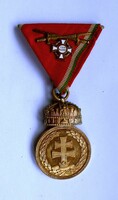 Bronze signum laudis 1922 on a military ribbon with swords and the small decoration