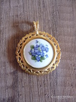 Old English violet porcelain pendant in a gilded frame