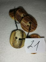 5 antler buttons. 20mm 21