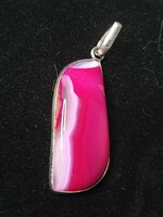 Beautiful silver pendant with a polished agate stone from India