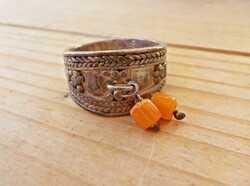 Régi ezüst gyűrű narancssárga gyöngyökkel díszítve 60-as méret