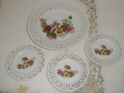 VICTORIA régi csehszlovák áttört szélű porcelán sarkantyú virágos süteményes készlet ( 4 db. )