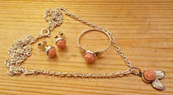 Régi ezüst ékszerszett rózsaszín faragott kővel díszítve gyűrű fülbevaló nyaklánc medállal
