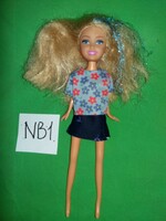 Beautiful barbie-like doll with lush hair, according to the pictures, nb 1