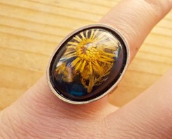 Retro szárazvirágokkal díszített műanyag betétes fém gyűrű