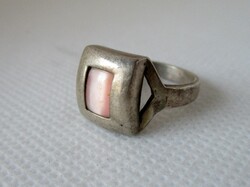A wonderful art deco style silver ring with a beautiful cat's eye