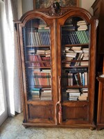 Neobarokk könyvesszekrény ( 5 polcos )