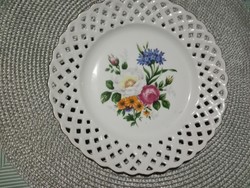 Porcelain openwork floral plate.