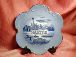 Beautiful porcelain decorative plate, souvenir plate