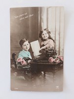Régi képeslap fotó levelezőlap gyerekek írógép