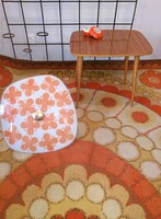Retro designe carpet in orange
