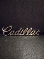 Cadillac embléma 1969 ből hossza 13cm magassága 3,5cm anyaga spiáter krómozva korabeli állapotbanvan