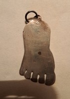 Silver foot shaped pendant. 925 Fine.