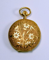 Luxurious gold women's pocket watch! With a rich pattern around 1900 