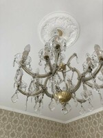 The Velenxe chandelier is not old