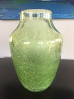 Csodás zöld nagyméretű fátyolüveg váza (FSZ), kraklé, repesztett, karcagi, üveg
