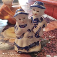 Porcelain couple