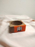 Dizájner (designer) fa karkötő, karperec, műanyag berakással, Modigliani képpel