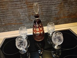 Színes üveg kristály likőrös pálinkás boros butella kiöntő  üveg palack dugóval whiskys poharakkal
