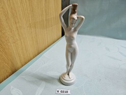 X0210 Aquincum fésülködő nő akt 22 cm