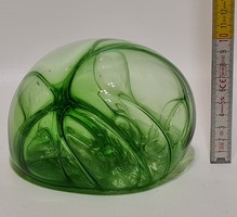 Zöld, buborékos fújt üveg levélnehezék (2817)