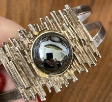 Art deco silver bracelet with hematite stone