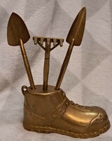 Copper shoe with tools for gardeners (l4250)