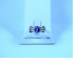 Breathtaking 14k white gold ring with diamonds and tanzanite gemstones!!!
