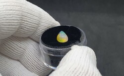 Ethiopian welo opal 1.72 Carats. With certification.