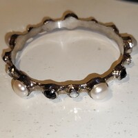 Crystal/real cultured pearl metal bangle
