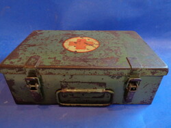 Second World War German first aid box used in vehicles