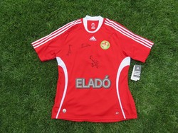 Gold team autographed national team jersey grosics, buzánszky, károly sándor. Ball soccer football relic