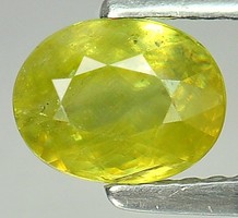 Charming! Real, product. Yellowish green titanite (sphene) gemstone 1.11ct (vsi) value: 44,400,-