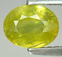 ELBŰVÖLŐ! VALÓDI, TERM. YELLOWISH GREEN TITANIT (SZFÉN) DRÁGAKŐ 1,11ct (VSI) ÉRTÉKE: 44.400,-