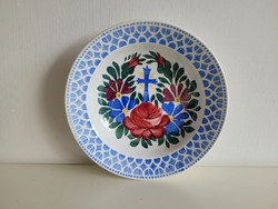 Antik fali tányér mázas cseréptányér régi népi falidísz korpusz kereszt rózsa mintával Wilhelmsburg