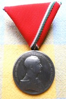 War medal horthy silver valor with matching war ribbon t 1-2